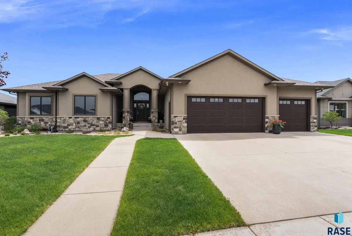 9309 W Lakeside Cir, Sioux Falls, SD 57107 - #1
