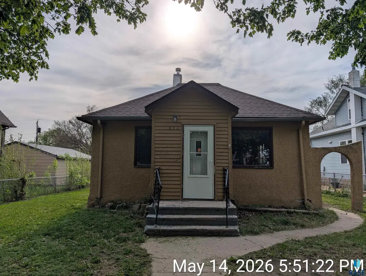 613 N Edmunds St, Mitchell, SD 57301 - #1