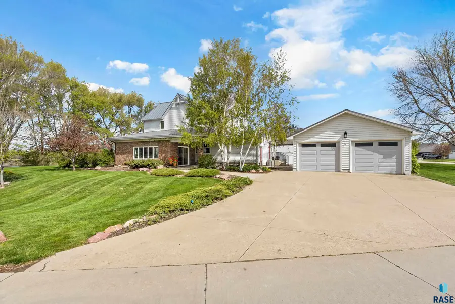 2003 Pondside Ln, Rock Valley, IA 51247 - #3