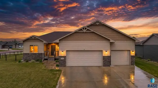 811 S Discovery Ave, Sioux Falls, SD 57106