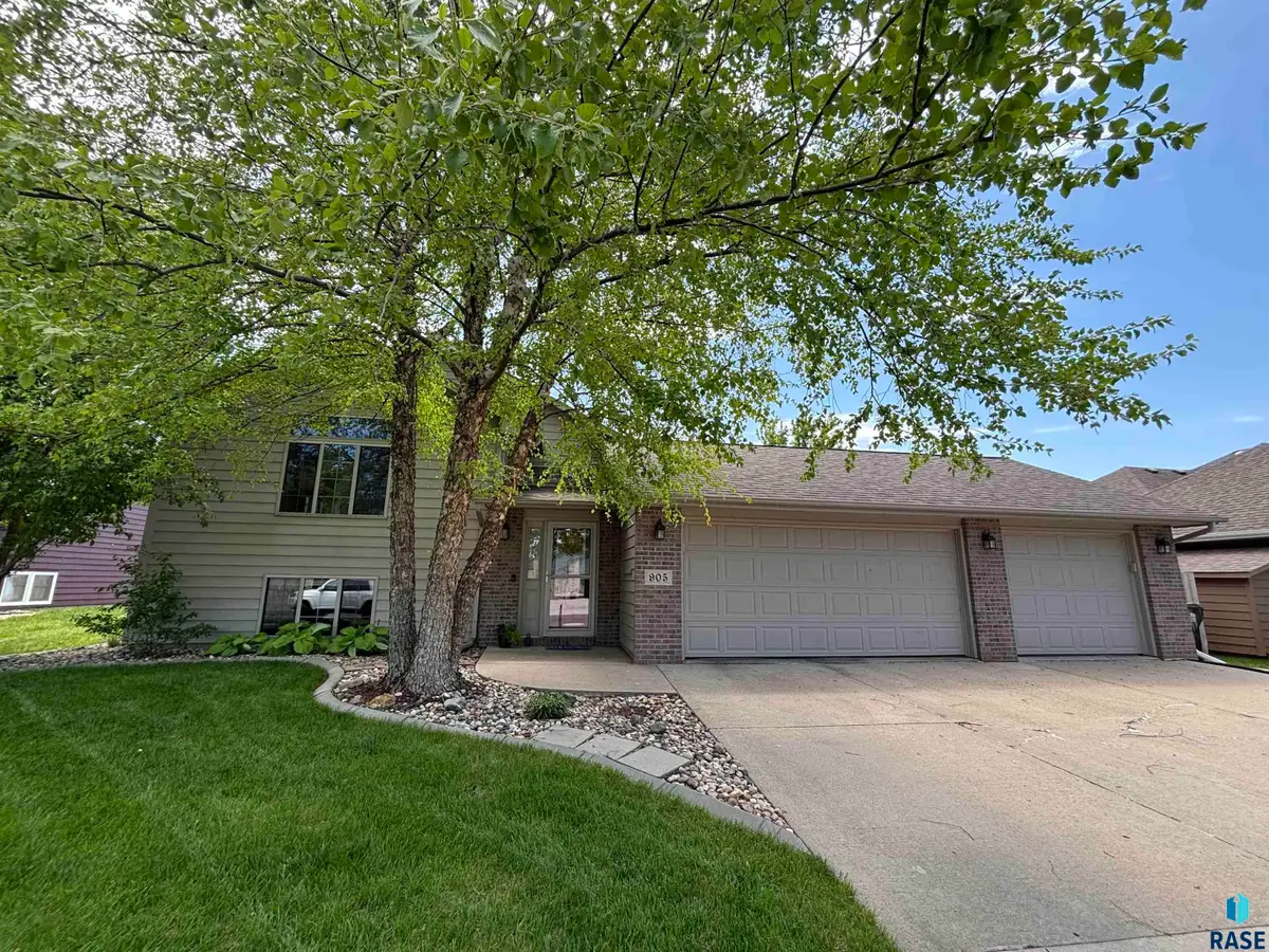 905 E Ryan Dr, Tea, SD 57064 - #1