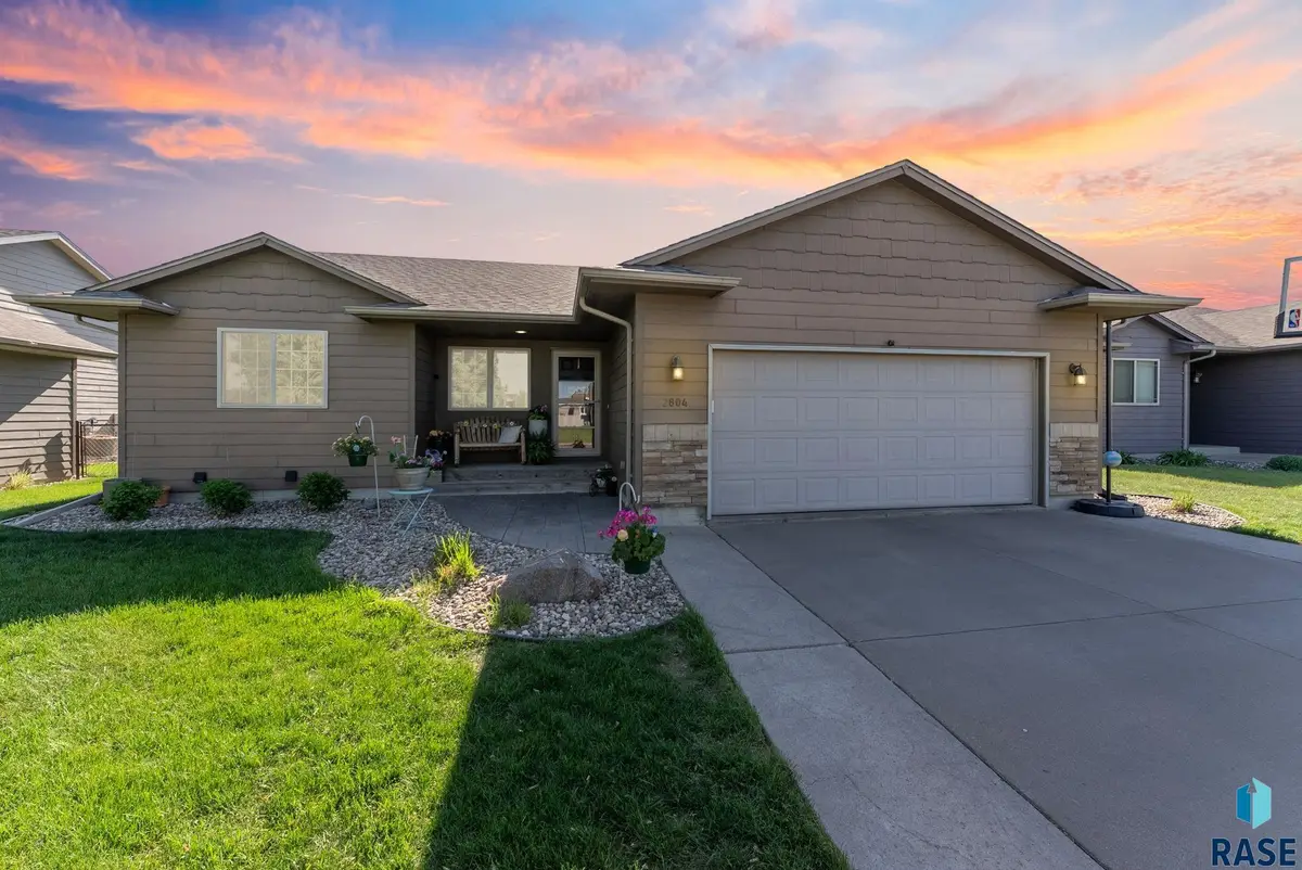 2804 Grinnell Ave S, Sioux Falls, SD 57106 - #1