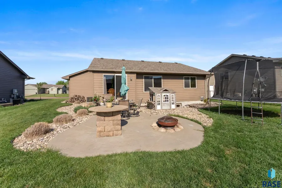 2804 Grinnell Ave S, Sioux Falls, SD 57106 - #3