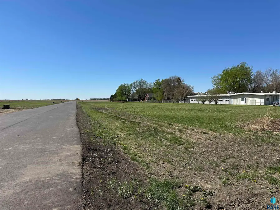 1 S Alfalfa St, Menno, SD 57045 - #3