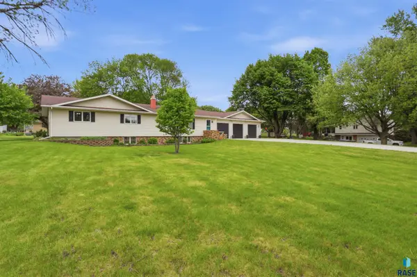 1305 N Kniss Ave, Luverne, MN 56156