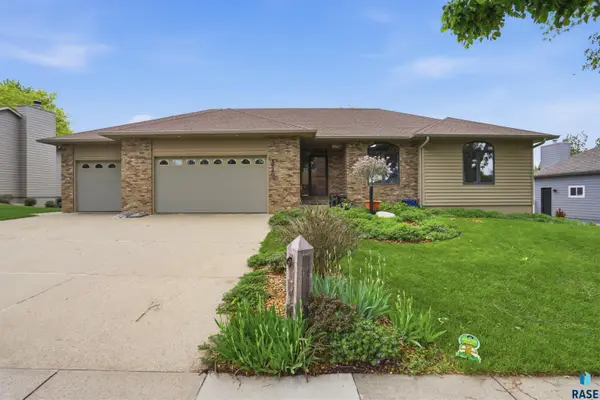 3520 S Marson Manor Cir, Sioux Falls, SD 57103