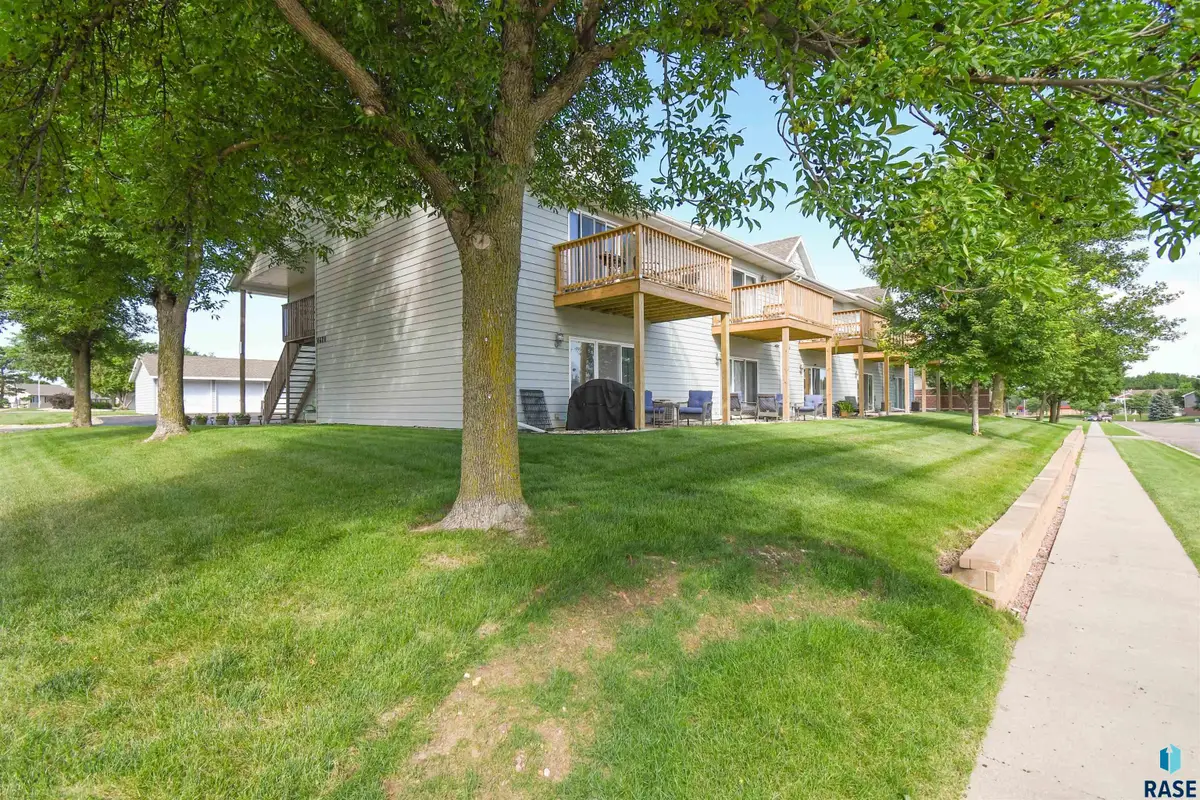 4620 E 3rd St #9, Sioux Falls, SD 57110 - #1
