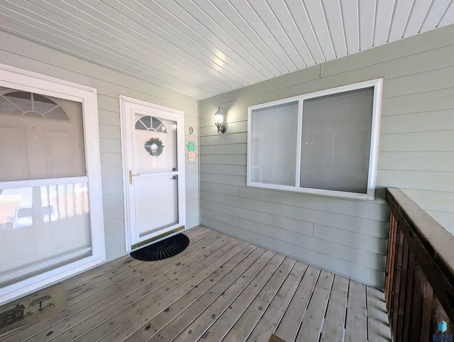4620 E 3rd St #9, Sioux Falls, SD 57110 - #2