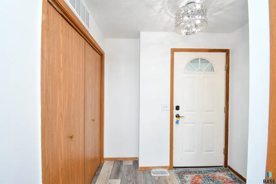 4620 E 3rd St #9, Sioux Falls, SD 57110 - #3