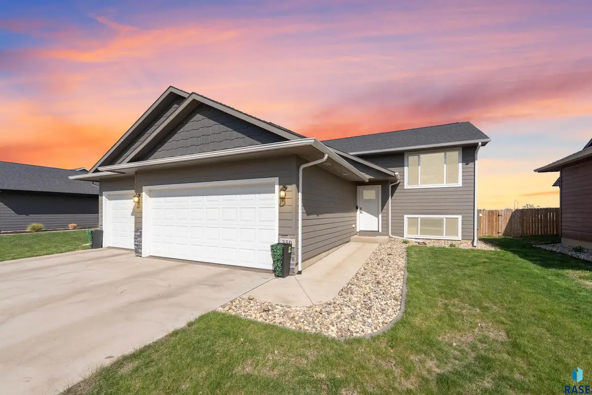 350 N Everest Ave, Tea, SD 57064 - #1