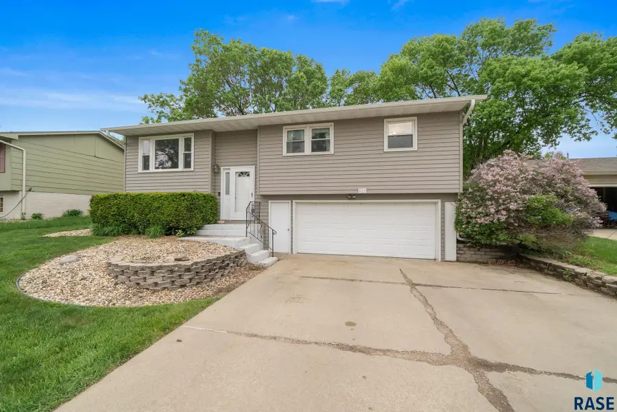 805 S Rohl Dr, Sioux Falls, SD 57103 - #3