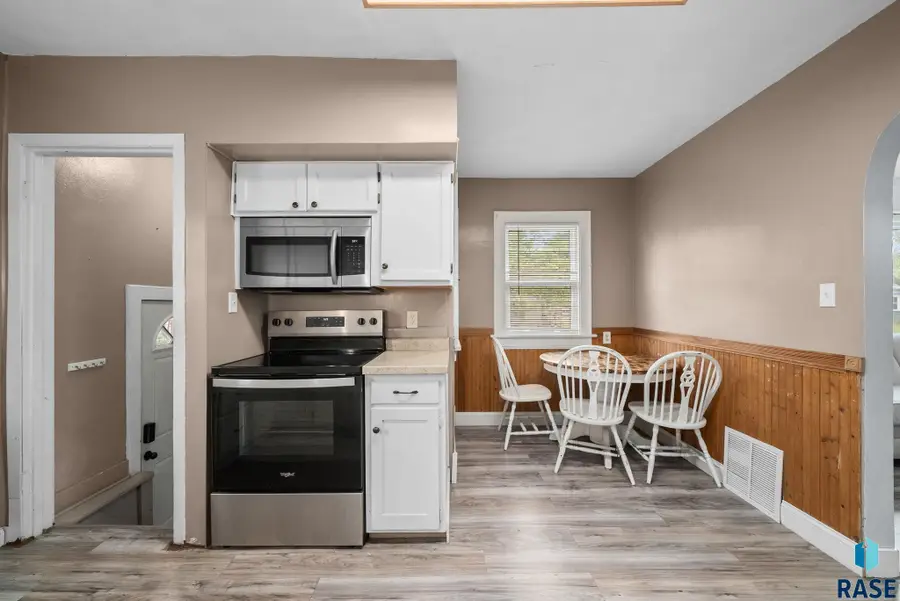 315 W 30th St, Sioux Falls, SD 57105 - #3