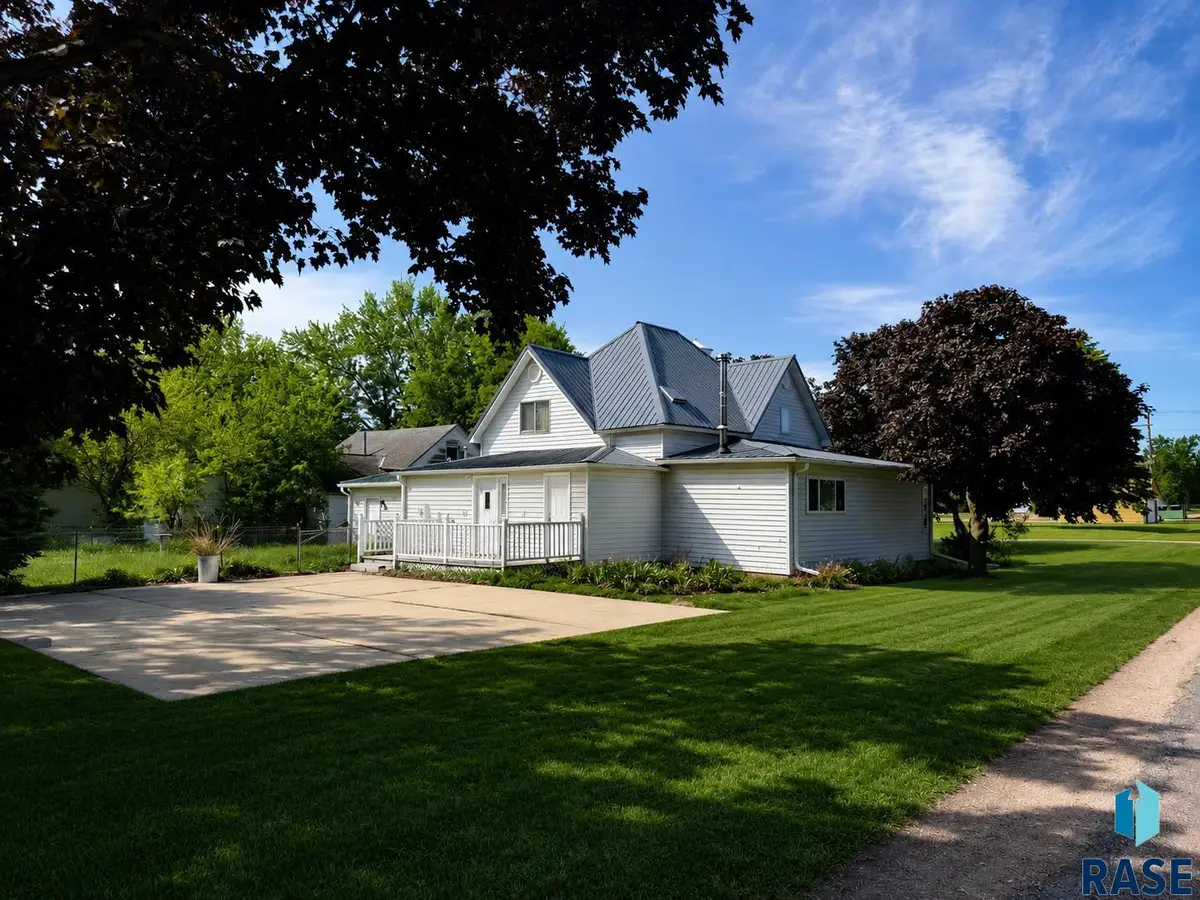 311 2nd St, Wakonda, SD 57073 - #1