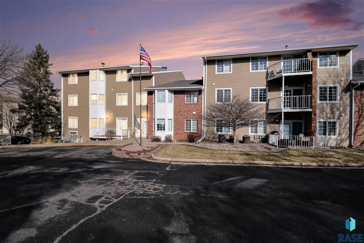 1104 W 57th St #207, Sioux Falls, SD 57108 - #1