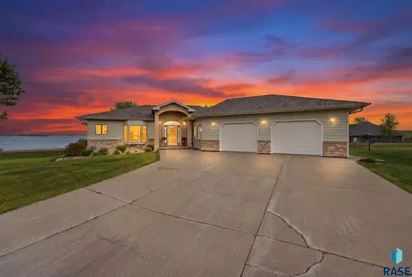 105 Lakeview Cir, Wentworth, SD 57075