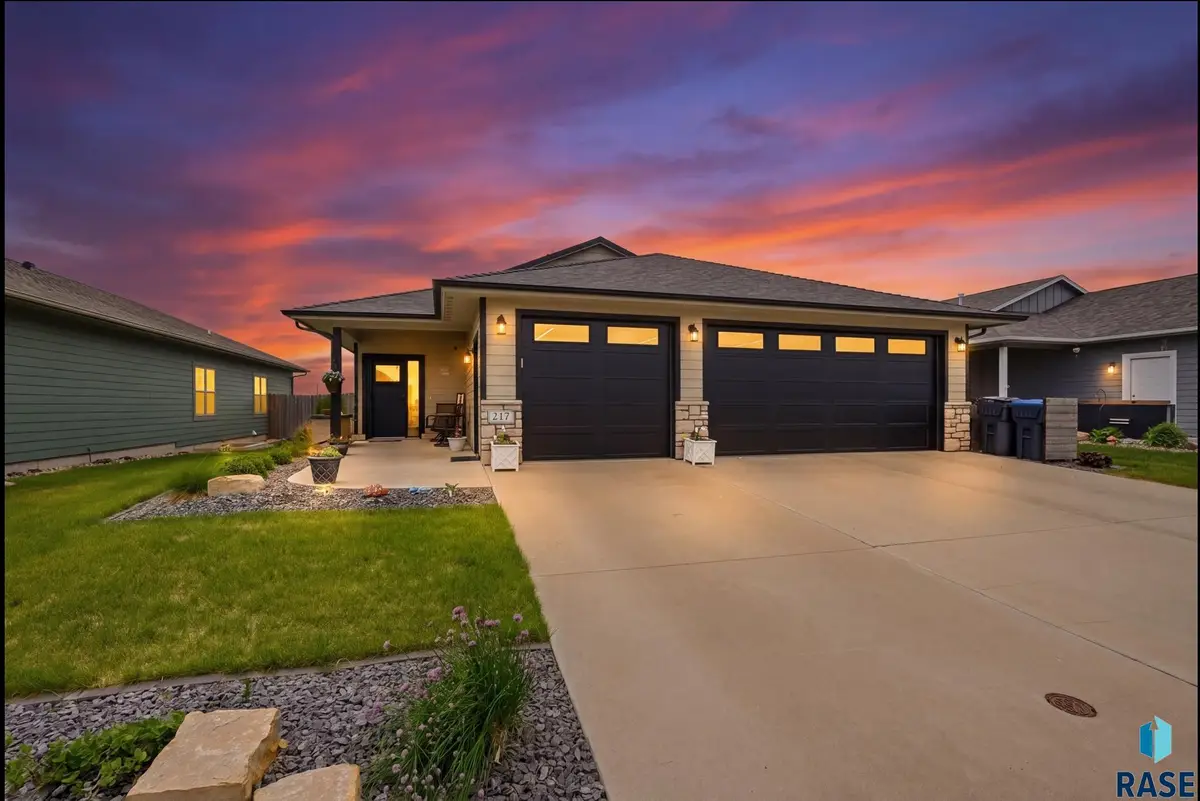 217 Devitt Dr, Harrisburg, SD 57032 - #1