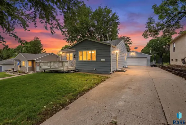 3112 E 18th St, Sioux Falls, SD 57103