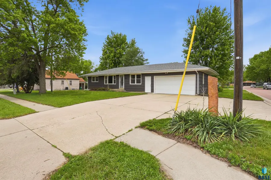500 W 1st St, Tea, SD 57064 - #3