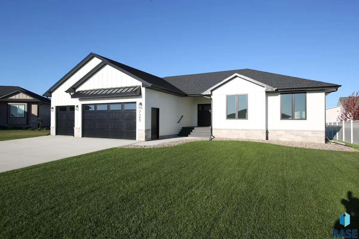 725 S Granite Cir, Tea, SD 57064 - #1