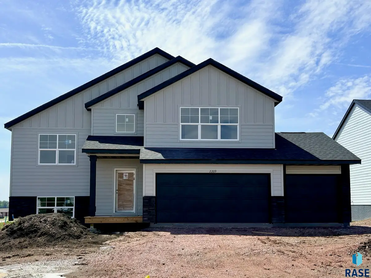 2209 E Alexa St, Brandon, SD 57005 - #1