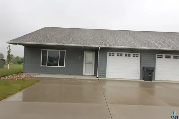 305 S Frank Ave #8, Garretson, SD 57030