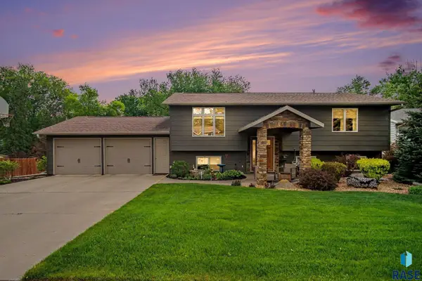 904 S Patrician Ct, Brandon, SD 57055