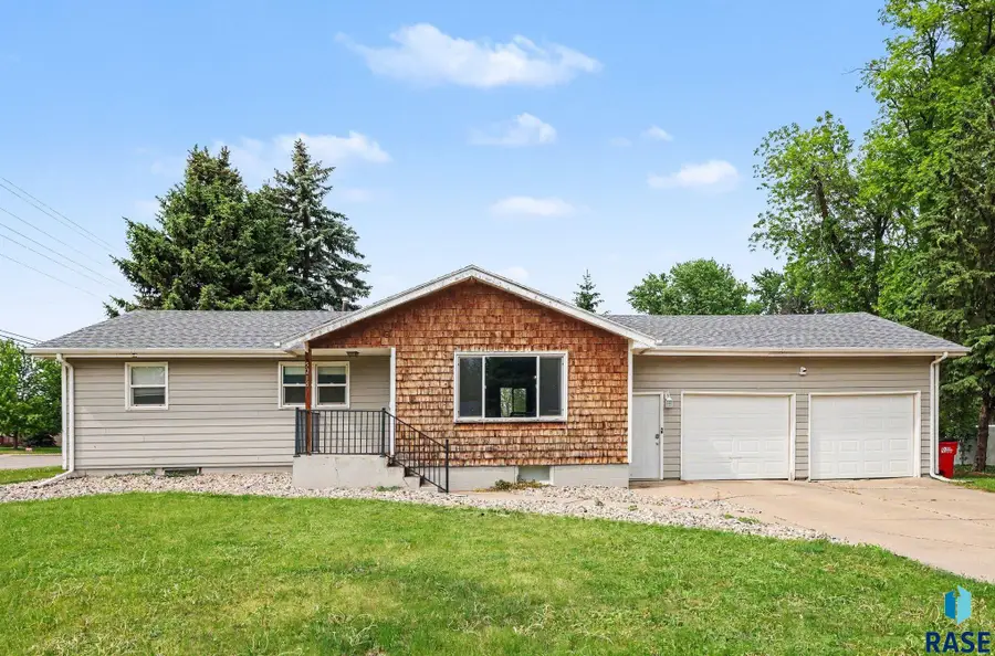 5216 W 35th St, Sioux Falls, SD 57106 - #2