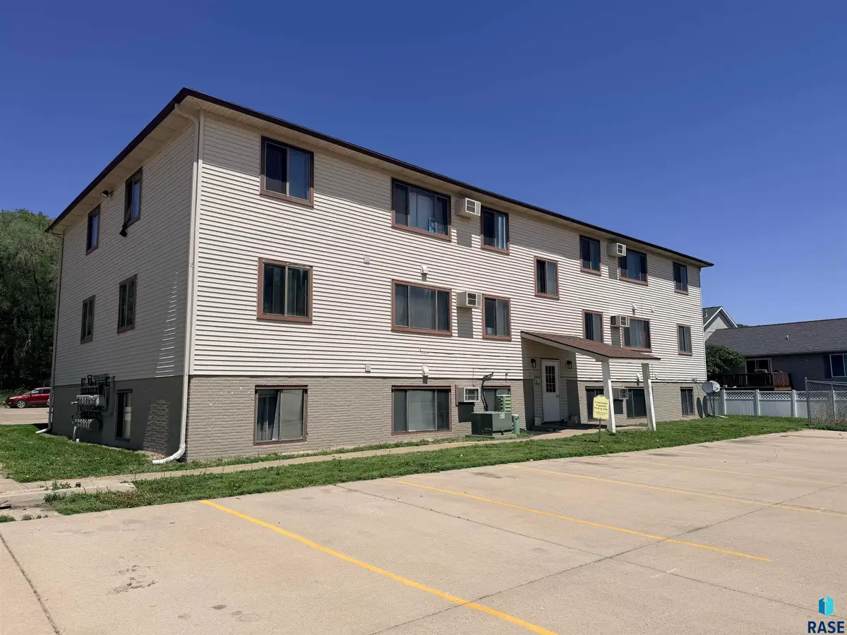 1000 S Crawford Rd, Vermillion, SD 57069 - #1