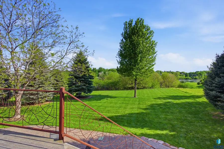 6811 E Split Rock Cir, Sioux Falls, SD 57110 - #2