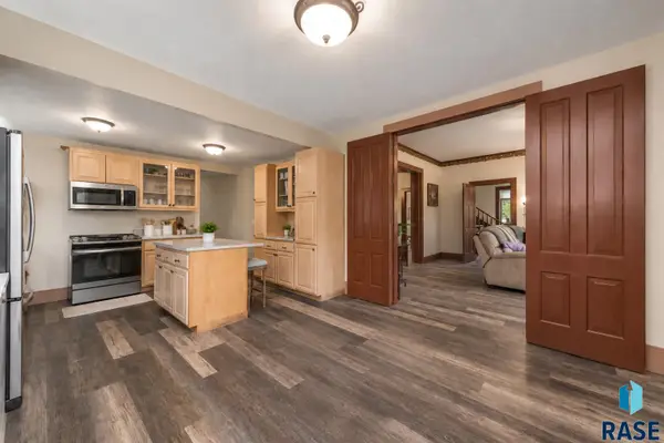 389 Walnut Ave, Parker, SD 57053