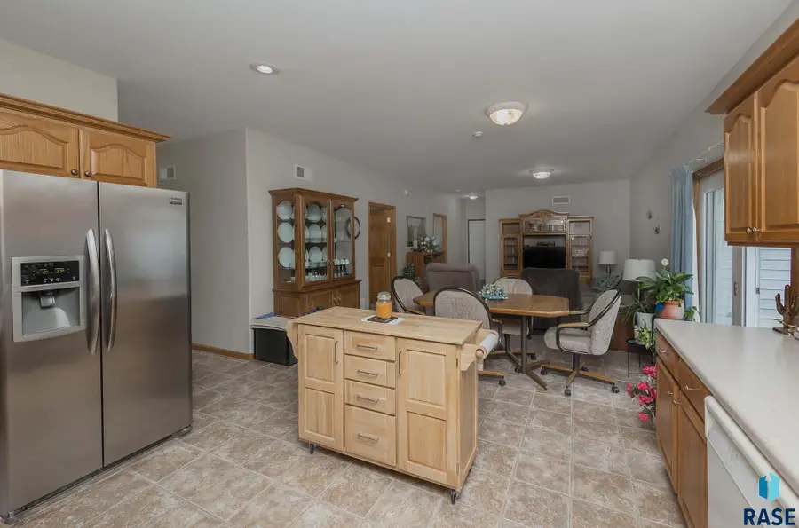 4502 E 49th St #3, Sioux Falls, SD 57110 - #2