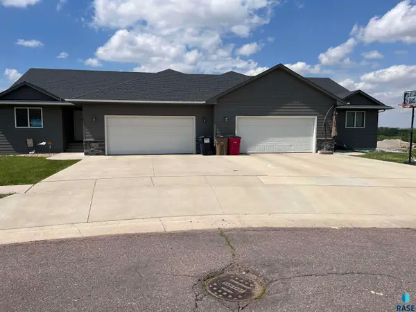 1320 N Archer Dr, Sioux Falls, SD 57103