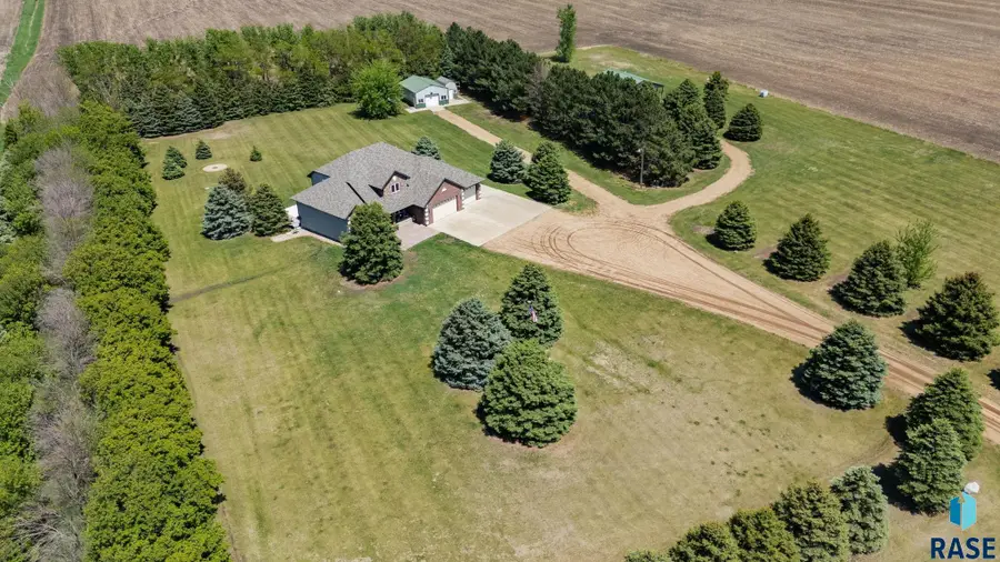 47152 276th St, Harrisburg, SD 57032 - #2