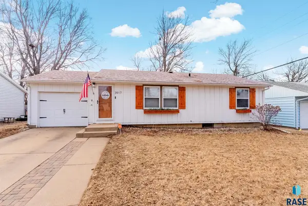 3917 E Claudette Dr, Sioux Falls, SD 57103