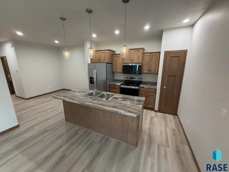 3614 S Heather Ave, Sioux Falls, SD 57106 - #2
