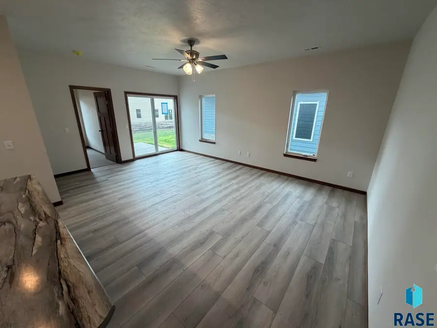 3614 S Heather Ave, Sioux Falls, SD 57106 - #3