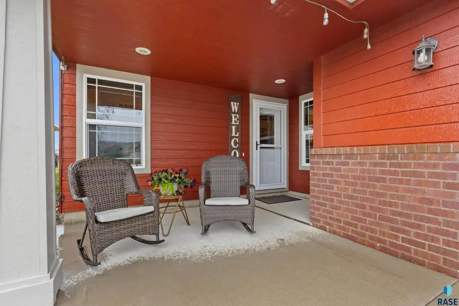 3205 S Manifold Ave, Sioux Falls, SD 57110 - #2