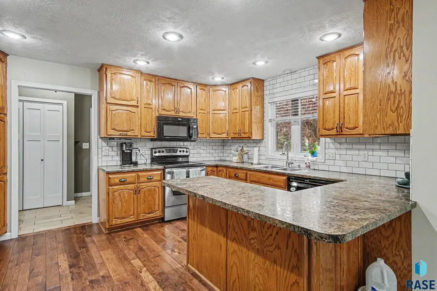 3808 S Kris Dr, Sioux Falls, SD 57103 - #3