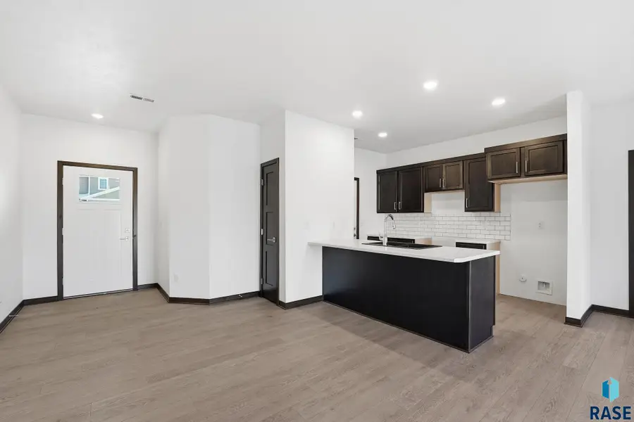 1263 N Marion Rd #1, Sioux Falls, SD 57107 - #2