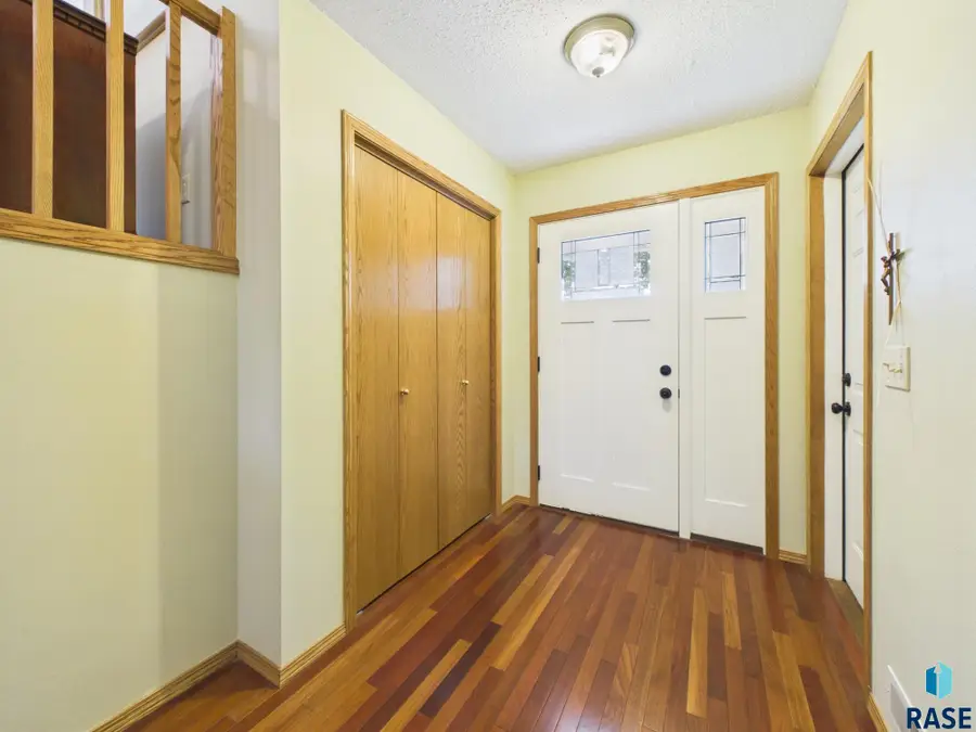 3609 S Anita Ave, Sioux Falls, SD 57103 - #2
