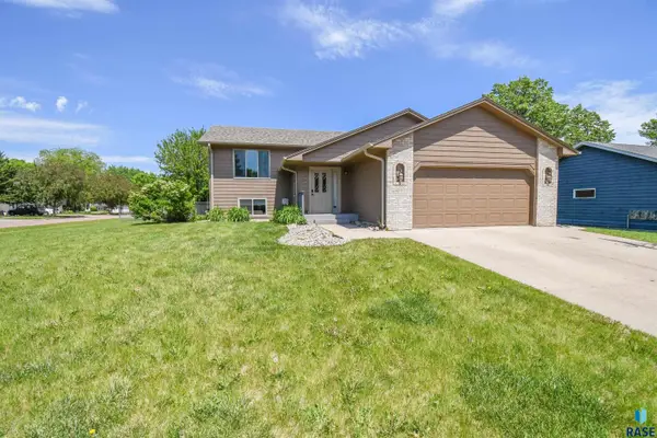 204 W Birchwood Dr, Brandon, SD 57005