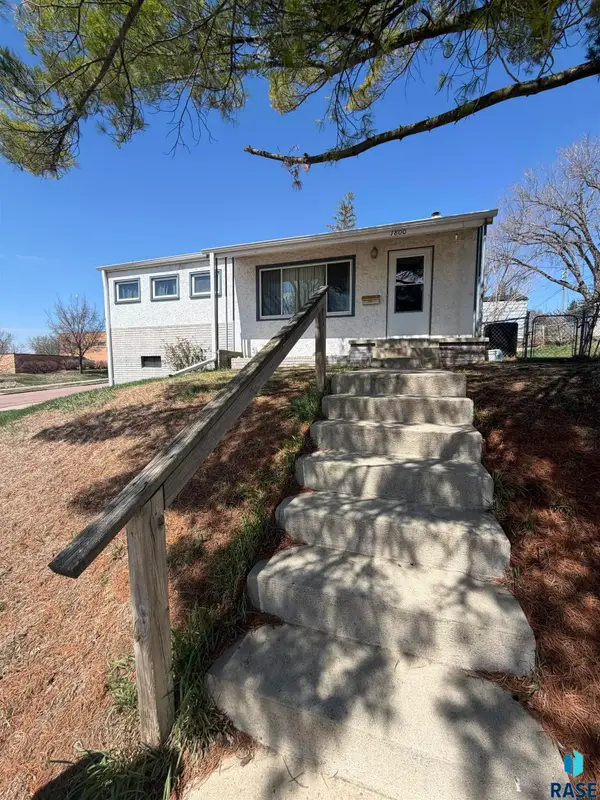 1800 E 13th St, Sioux Falls, SD 57103