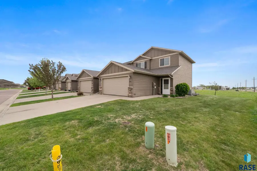 6012 S Plainside Pl, Sioux Falls, SD 57108 - #2