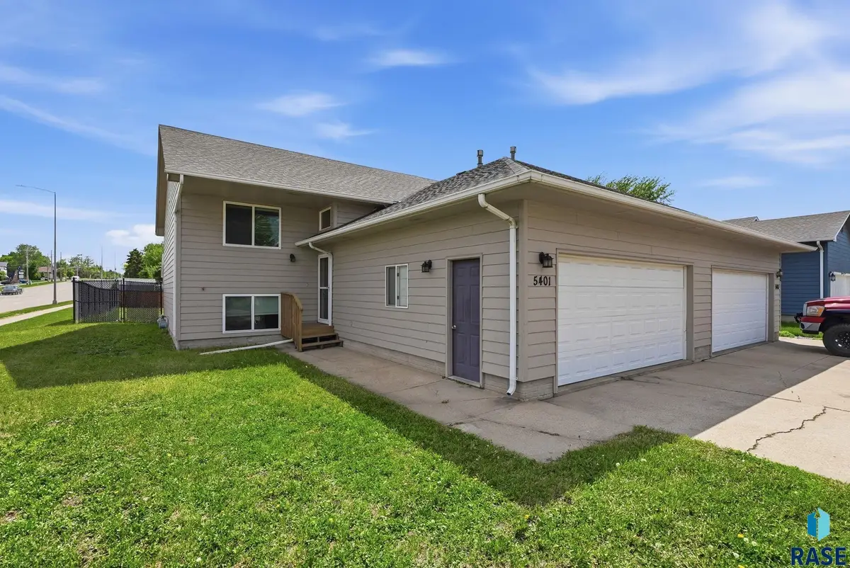 5401 W Oak St, Sioux Falls, SD 57106 - #1