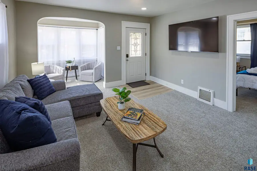 902 S Menlo Ave, Sioux Falls, SD 57104 - #3