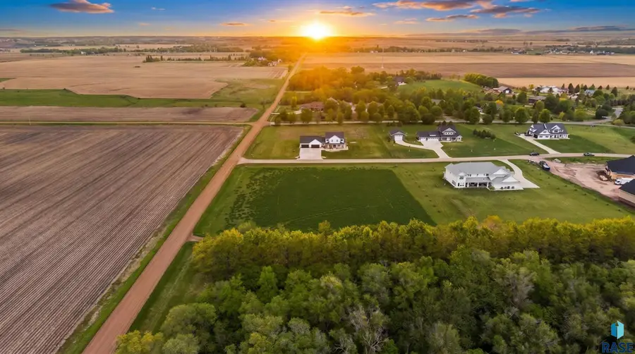 27201 Cedar Ridge Ct, Harrisburg, SD 57032 - #2