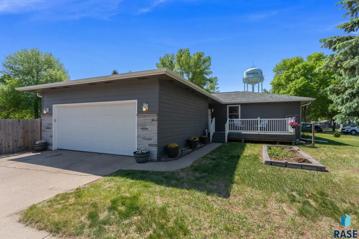 108 N Maple Ave, Brandon, SD 57005 - #1