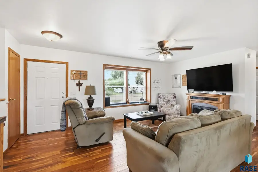 402 W Elder St, Montrose, SD 57048 - #3