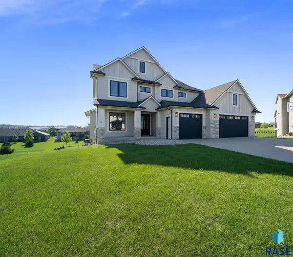 505 S Sassafras Cir, Sioux Falls, SD 57110