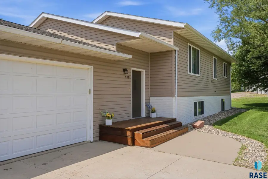 400 Sunrise Cir, Garretson, SD 57030 - #3
